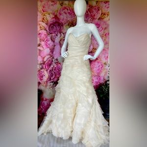 Ivory Wedding Dress 100% Silk Couture Size 6 Vera Wang